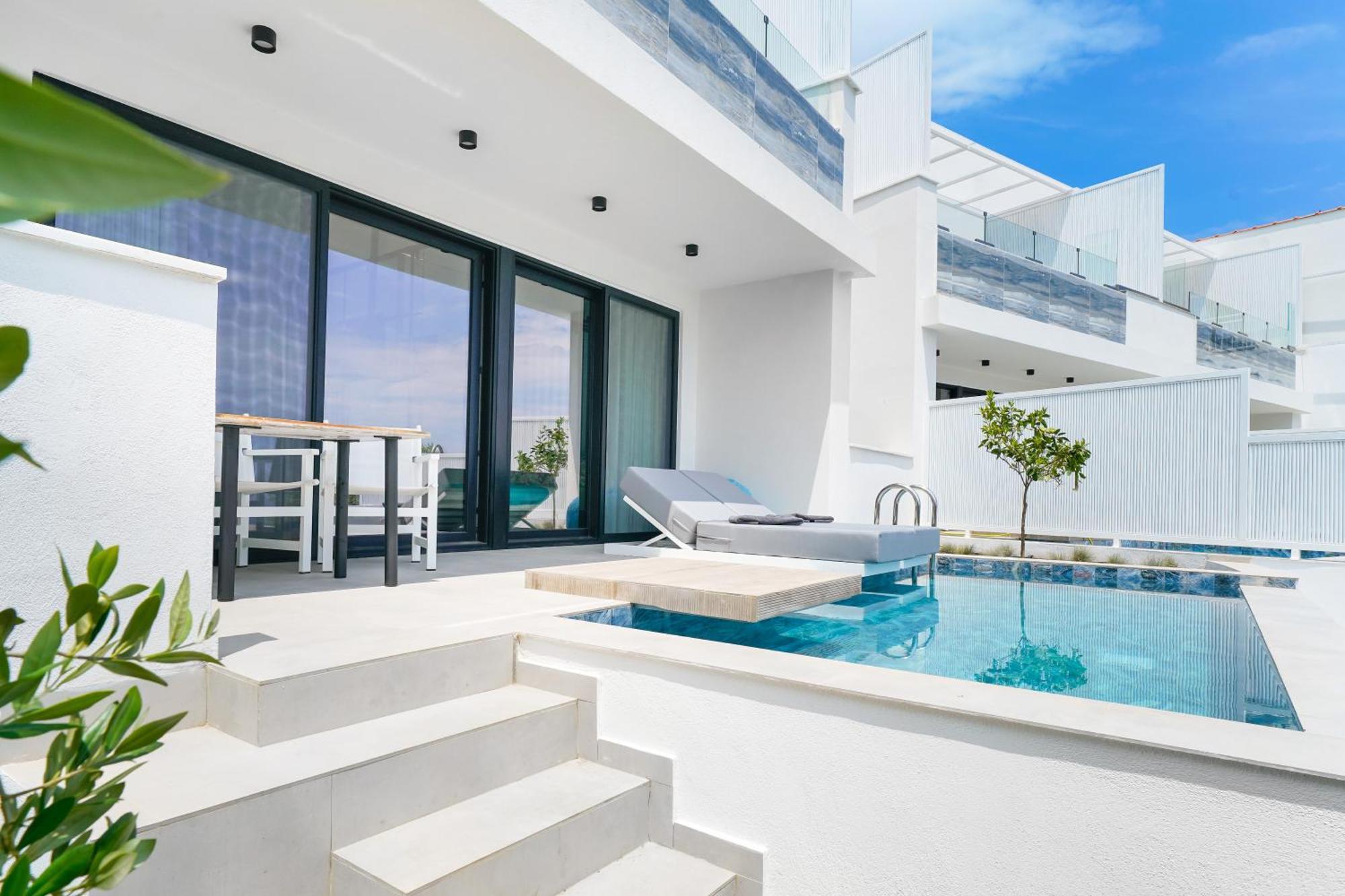 Mythodea Prive Luxury Suites Chrysi Ammoudia Extérieur photo